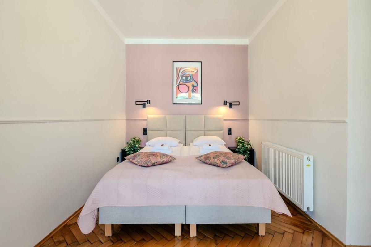 Classic Apartments Pilsudskiego Street Красков Екстериор снимка
